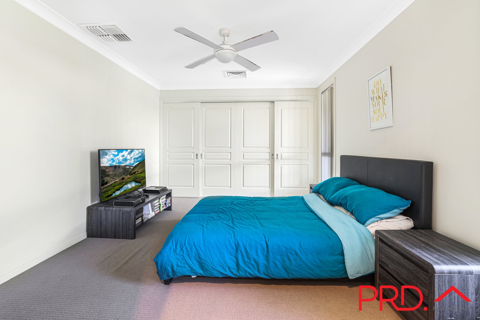 5 Carnegie Place TAMWORTH 16