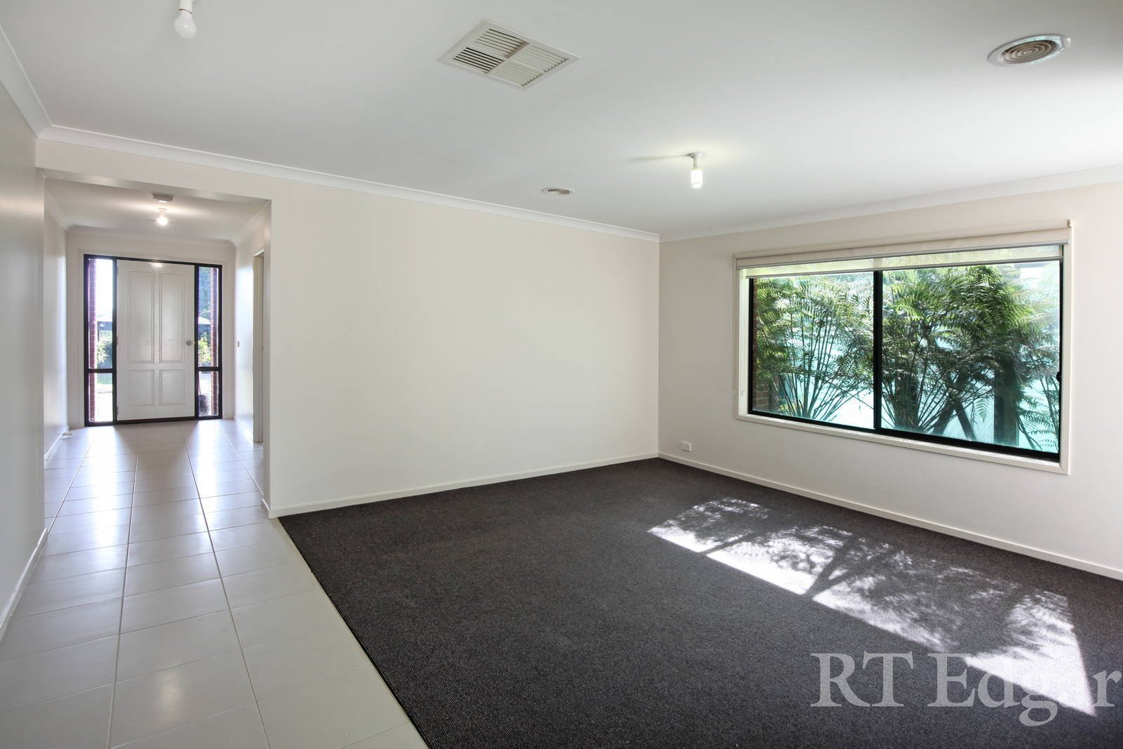 Real Estate and Property in 5 Castles Crescent, Kyneton, VIC