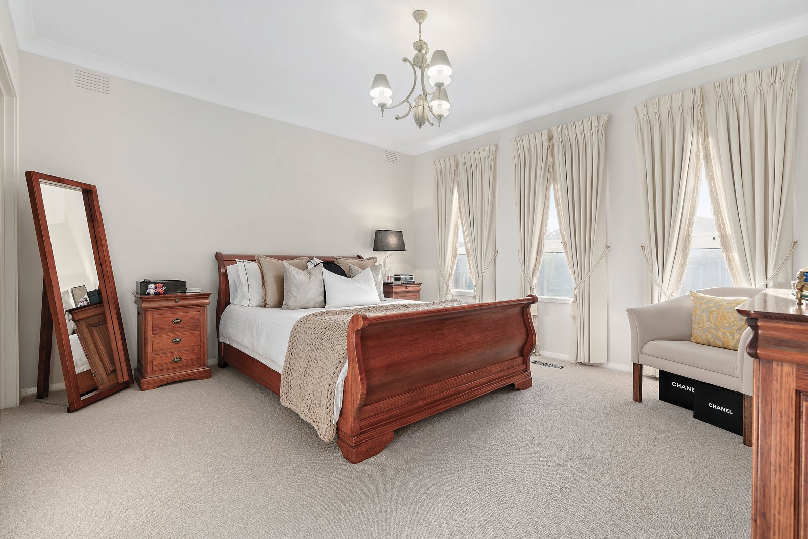 Real Estate and Property in 5 Castlewood Place, Templestowe, VIC