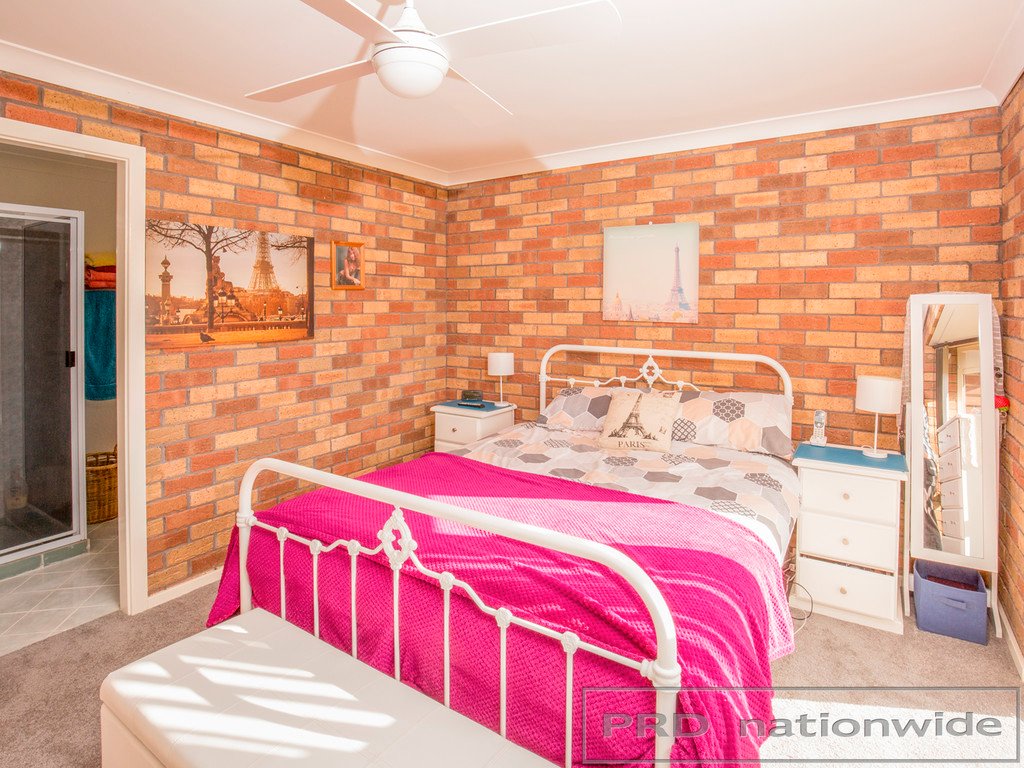 5 Centre Street GRETA 12