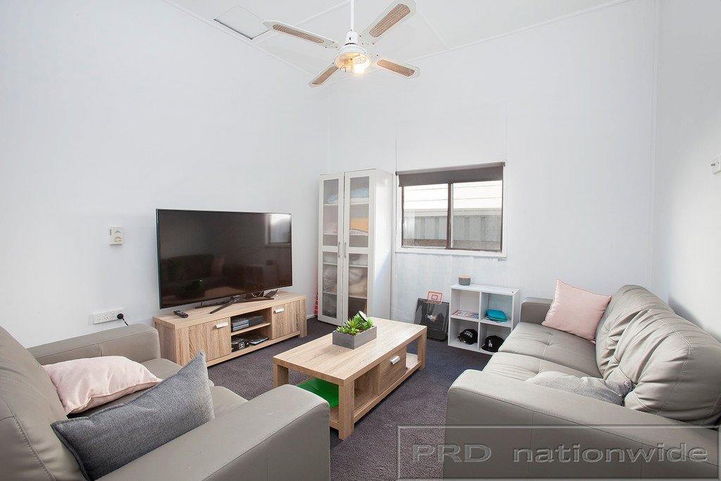 5 Cessnock Road WESTON 1