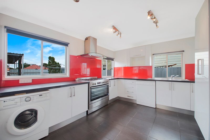 5 Cessnock Road WESTON 2