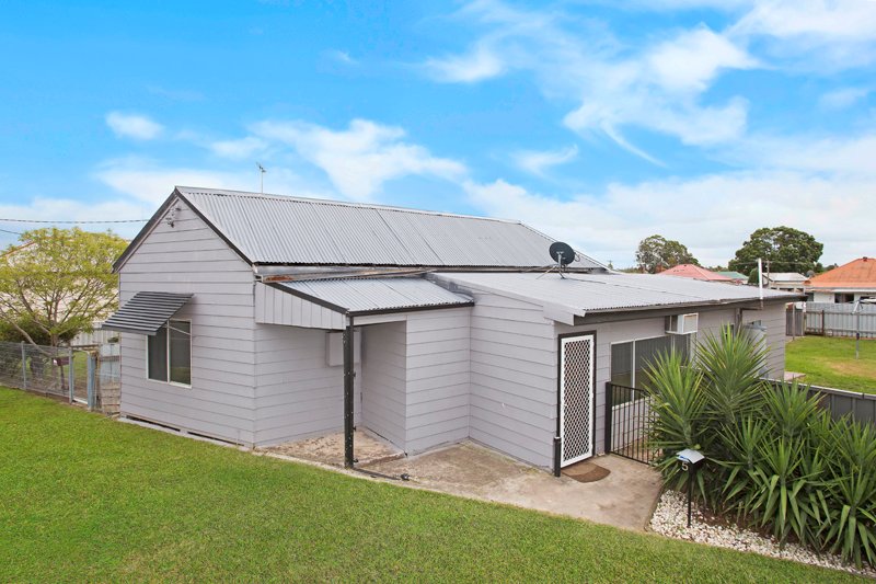 5 Cessnock Road WESTON 18