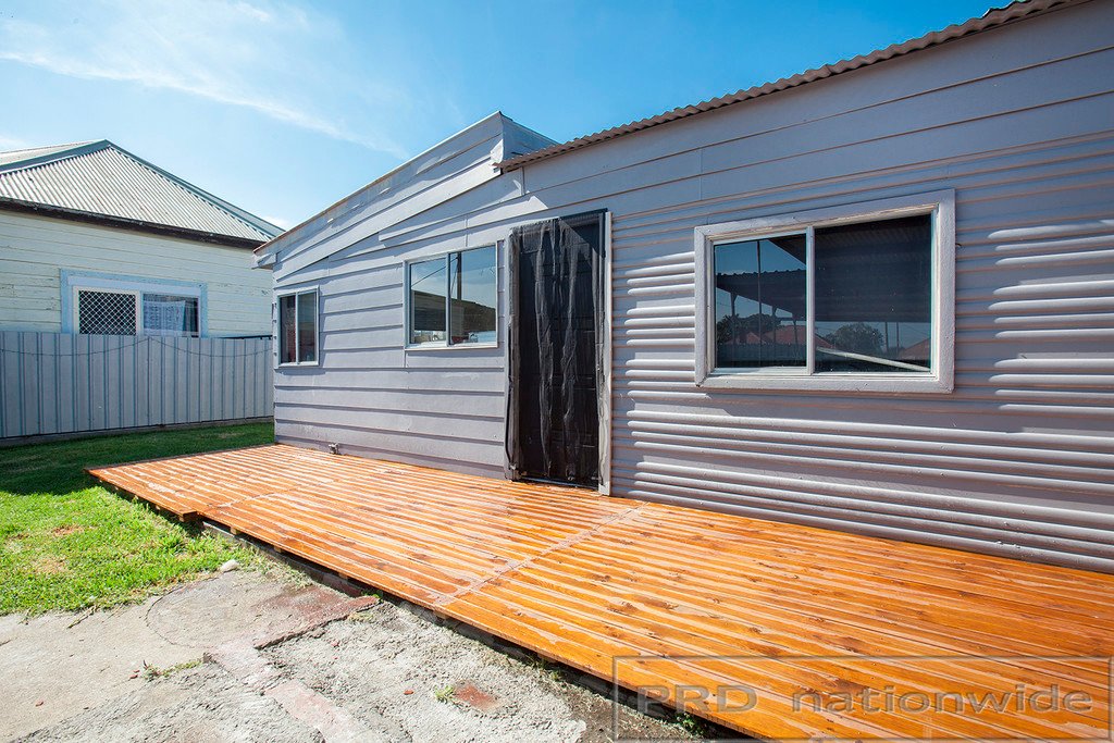 5 Cessnock Road WESTON 20