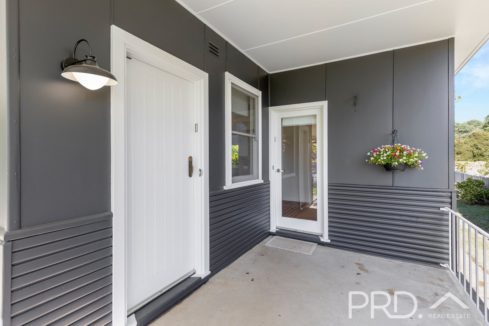 5 Charles Street TUMUT 2