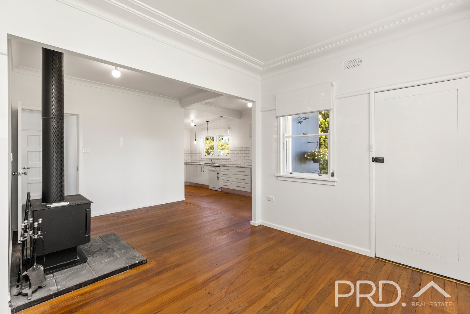 5 Charles Street TUMUT 4