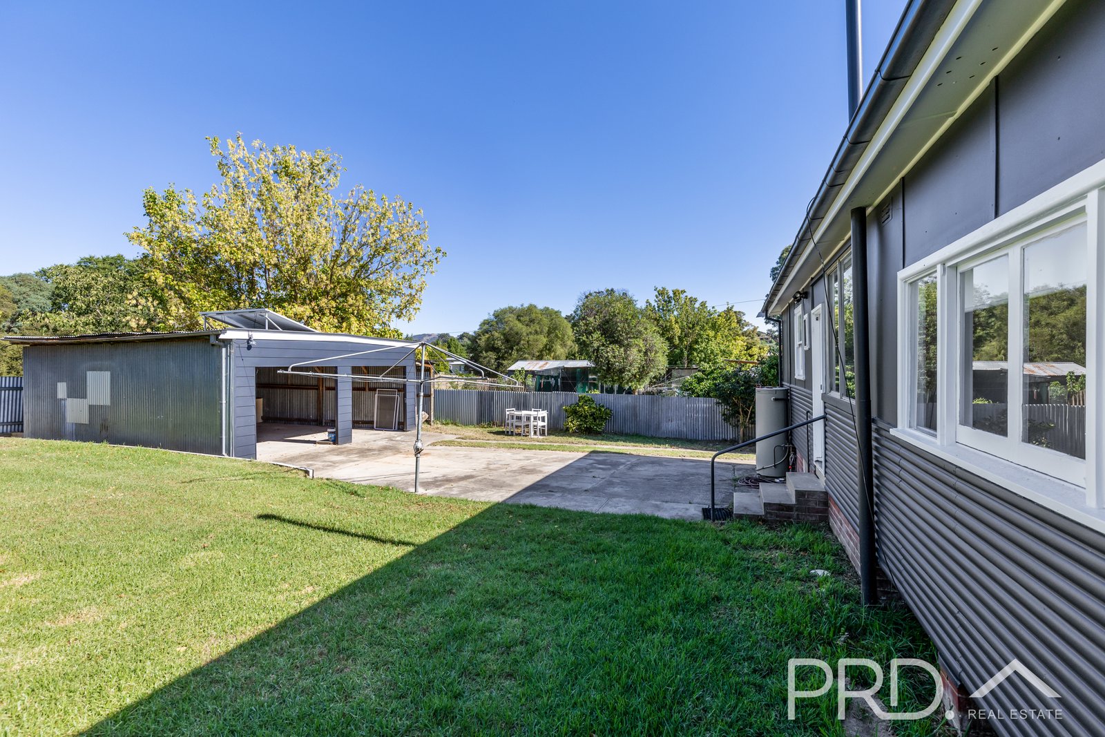 5 Charles Street TUMUT 16