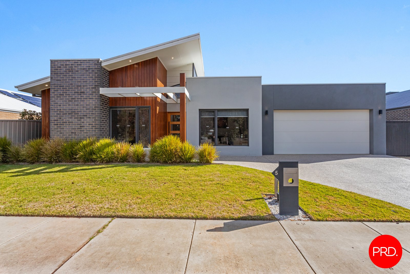 5 Charolais Court ASCOT 1