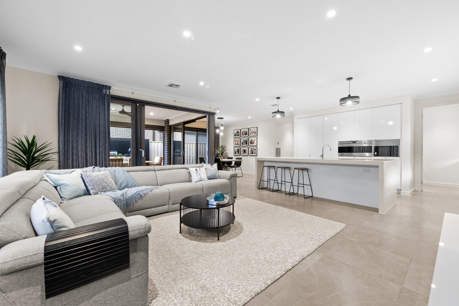Gallery: 5 Chi Avenue