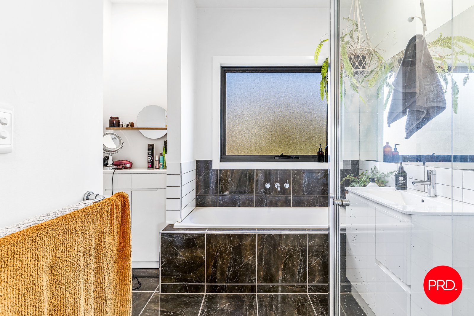 5 Chifley Avenue KANGAROO FLAT 11