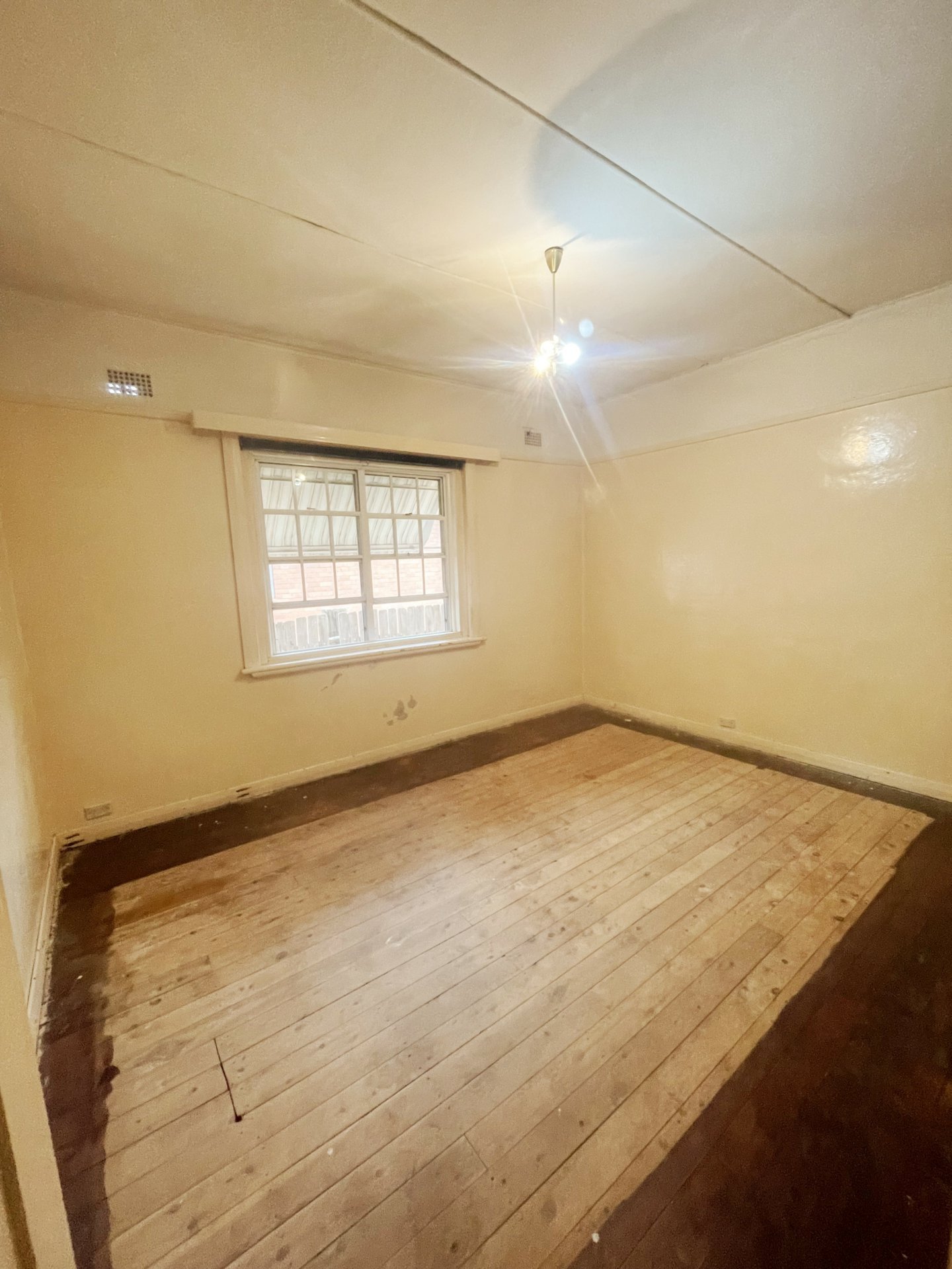 5 Churchill Ave  ORANGE 3