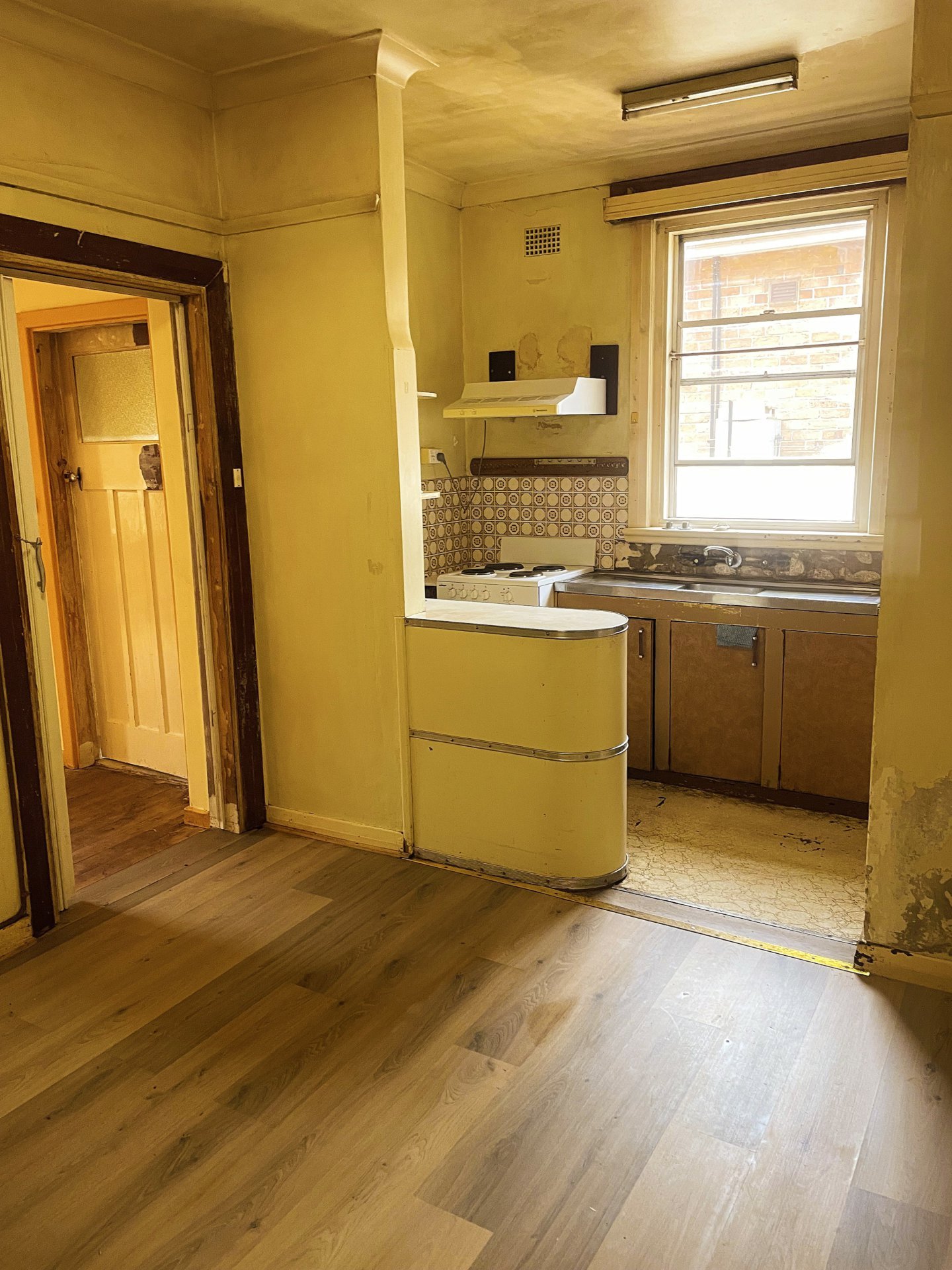 5 Churchill Ave  ORANGE 4