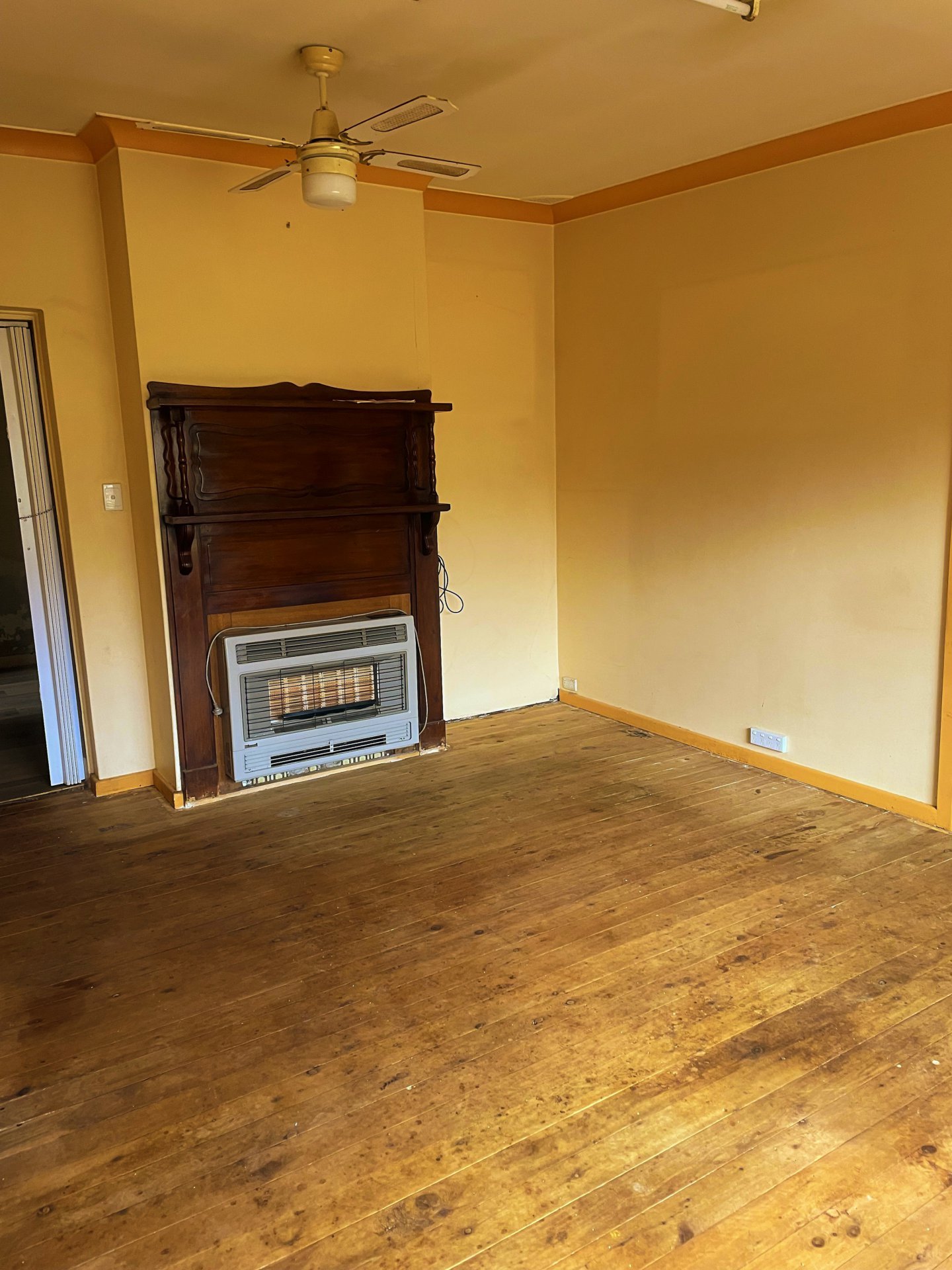 5 Churchill Ave  ORANGE 6