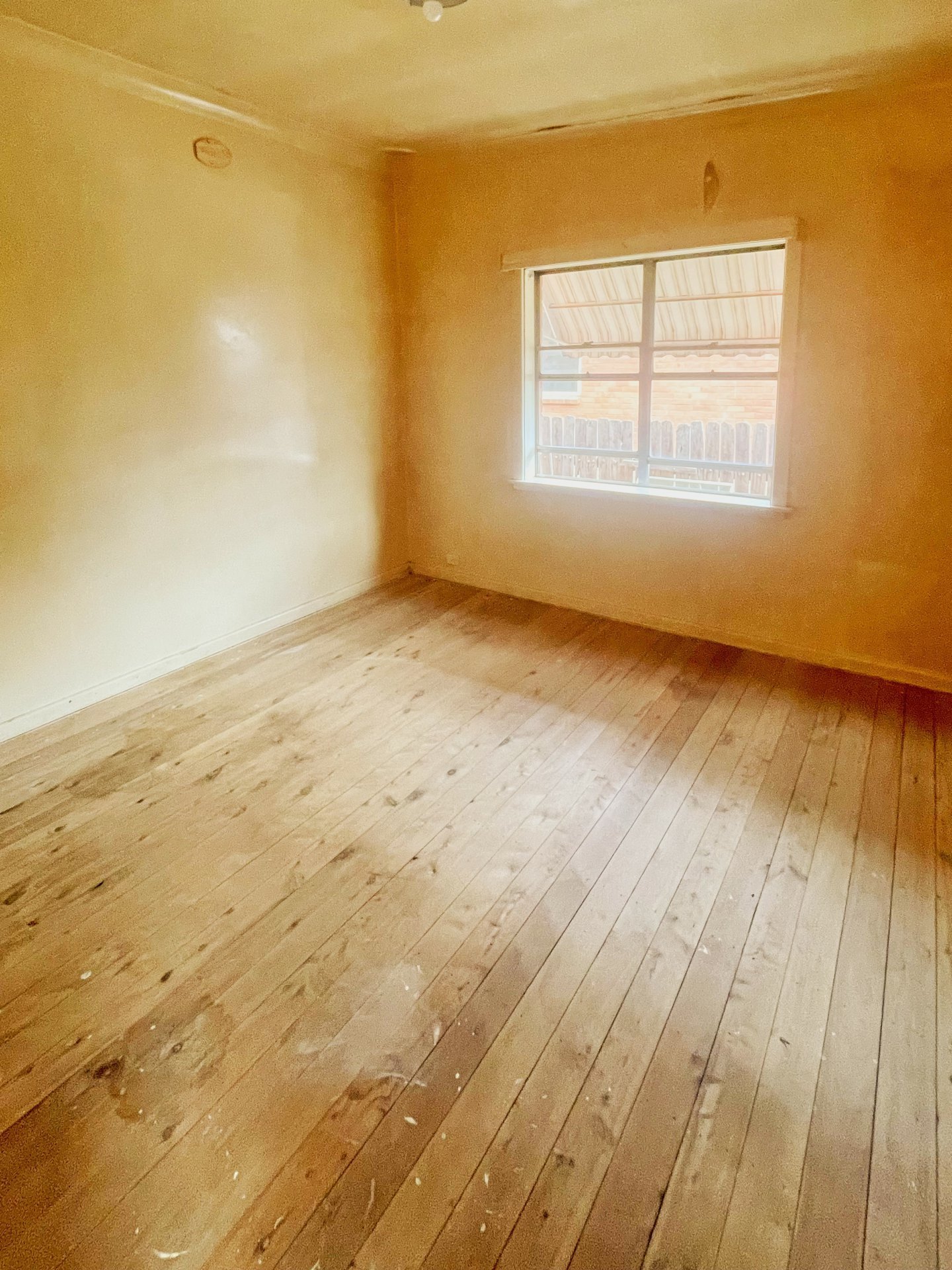 5 Churchill Ave  ORANGE 7