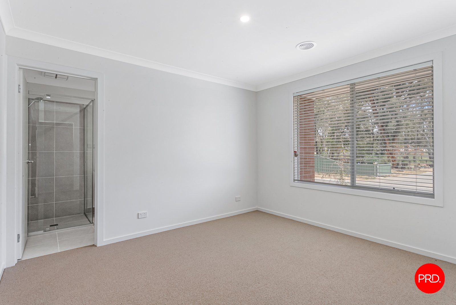 5 Clarcoll Cres  KANGAROO FLAT 7