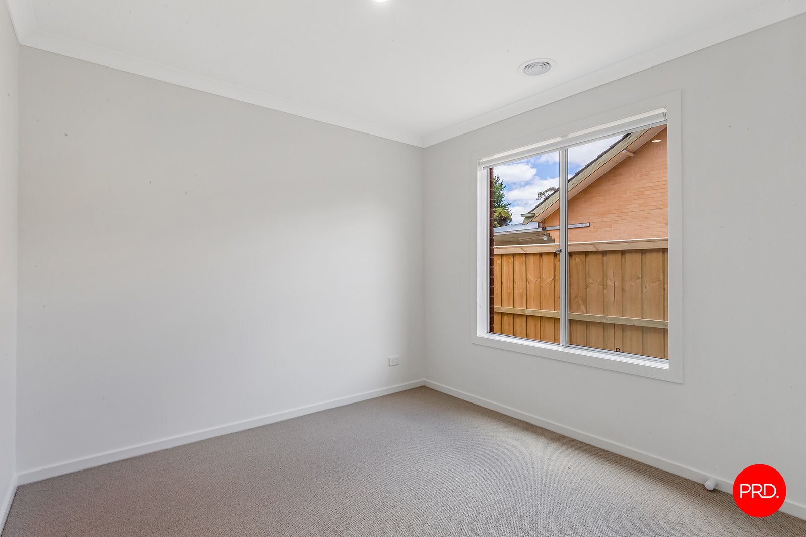 5 Clarcoll Cres  KANGAROO FLAT 10