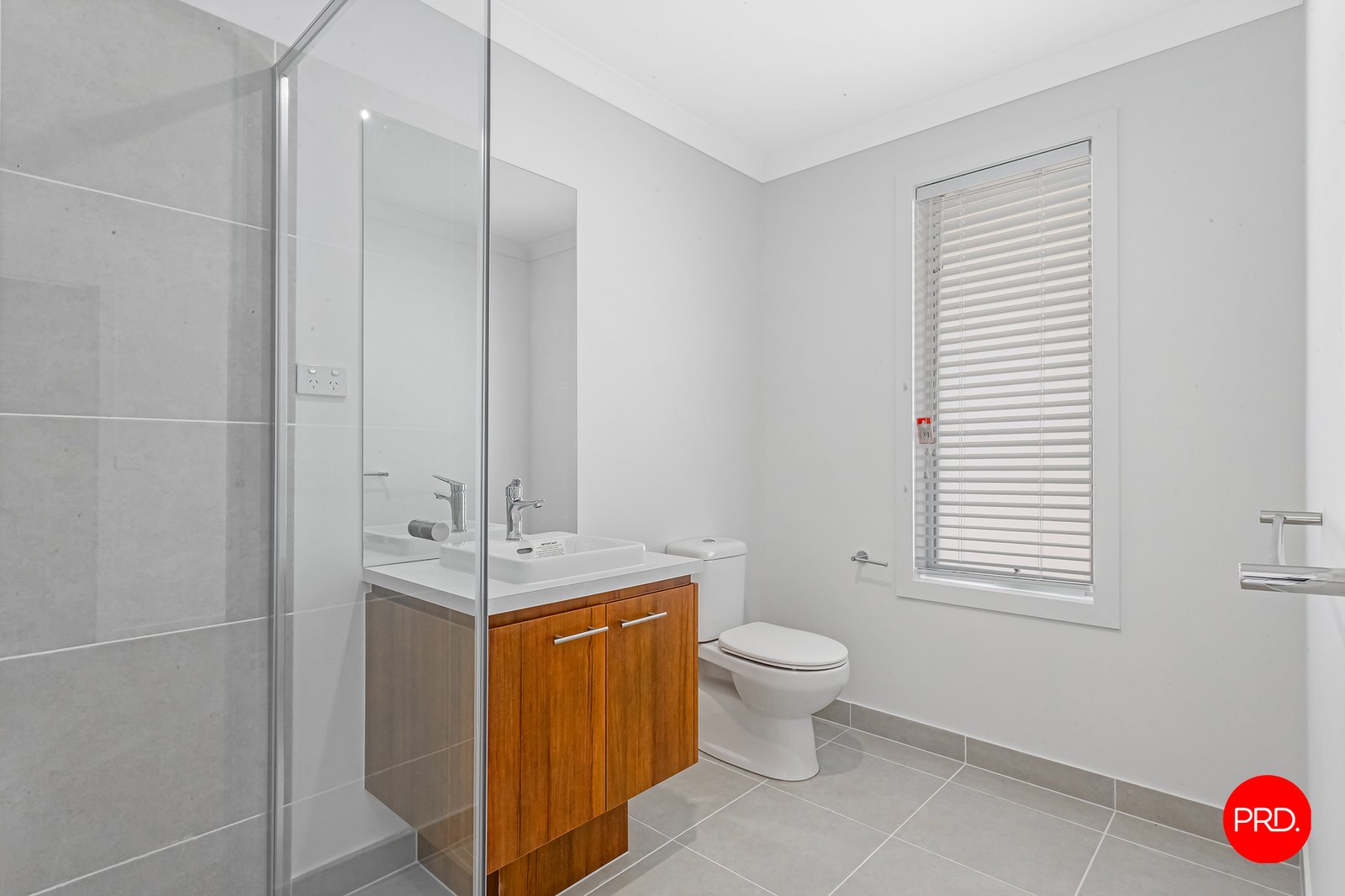 5 Clarcoll Cres  KANGAROO FLAT 11