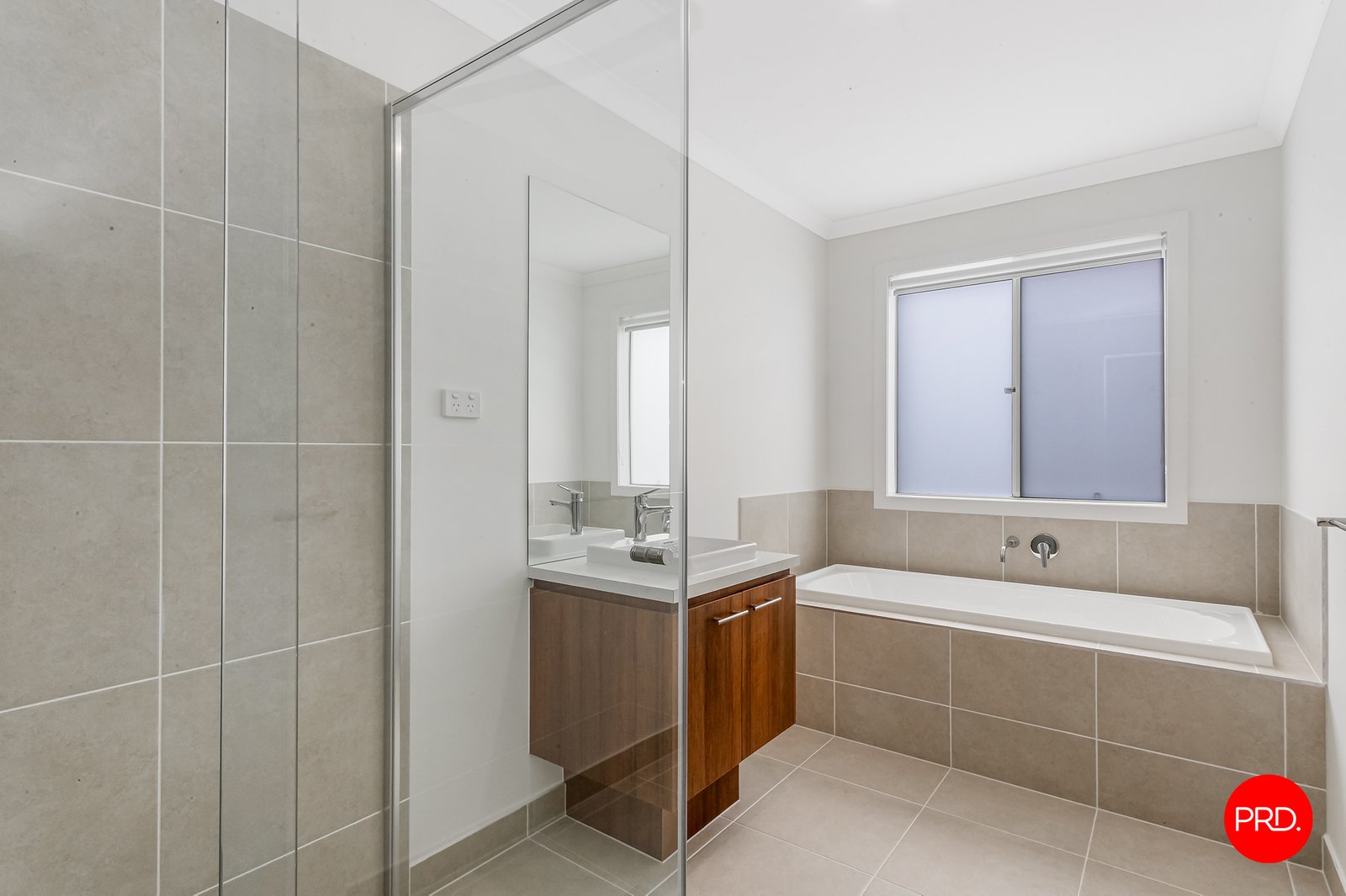 5 Clarcoll Cres  KANGAROO FLAT 12