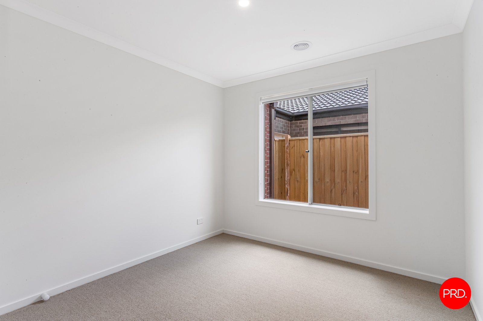 5 Clarcoll Cres  KANGAROO FLAT 9