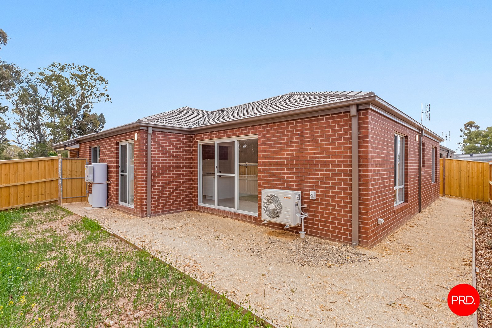 5 Clarcoll Cres  KANGAROO FLAT 15