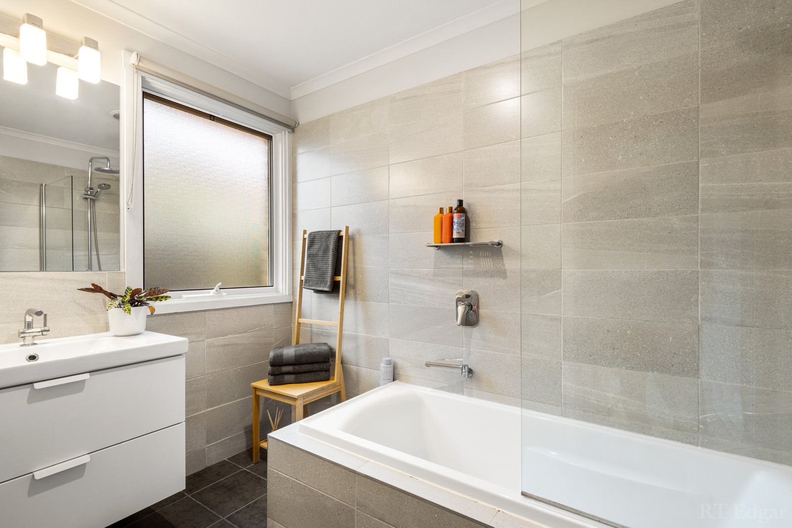 Real Estate and Property in 5 Coatsworth Avenue, St Leonards, VIC