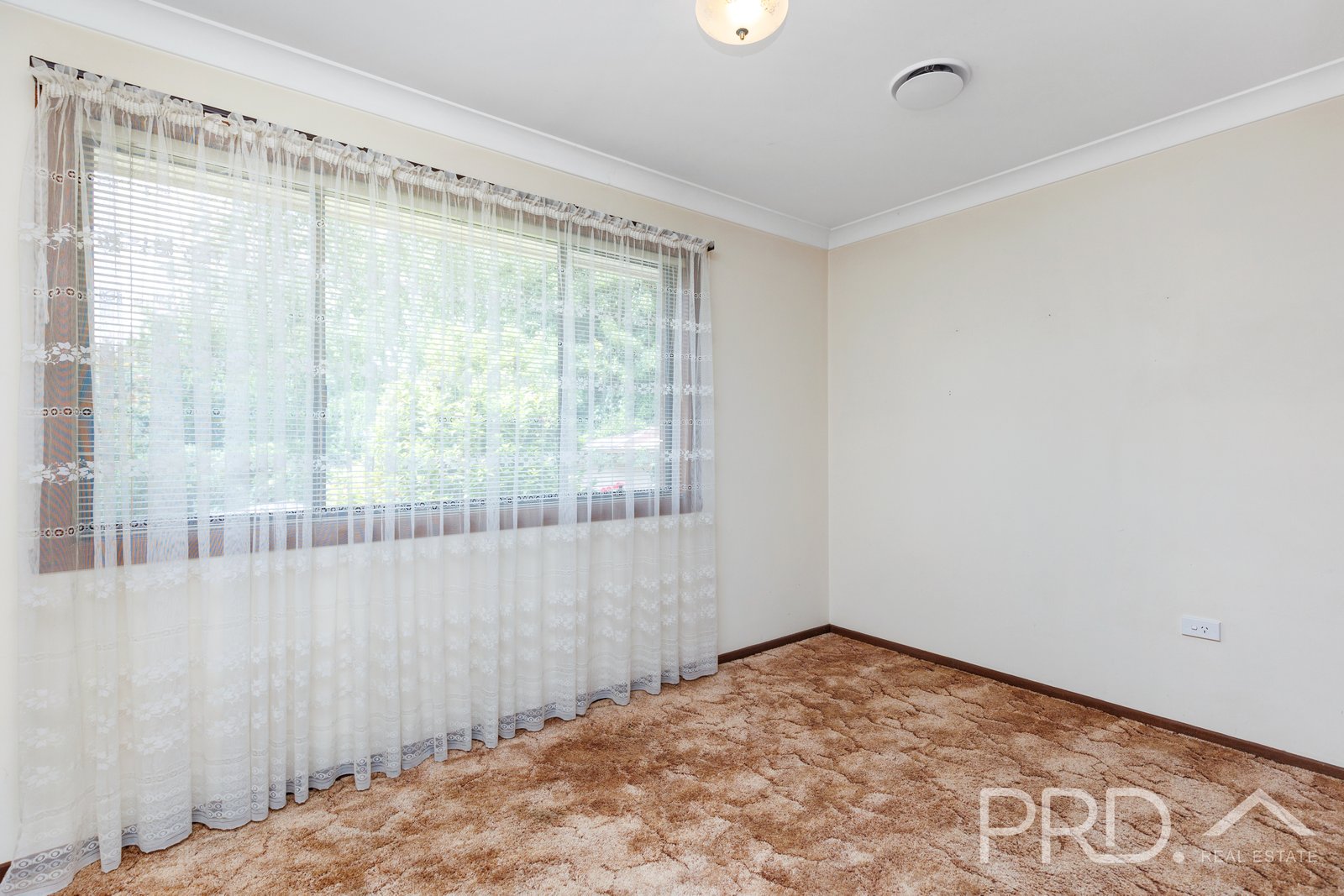 5 Corralyn Avenue BATLOW 8