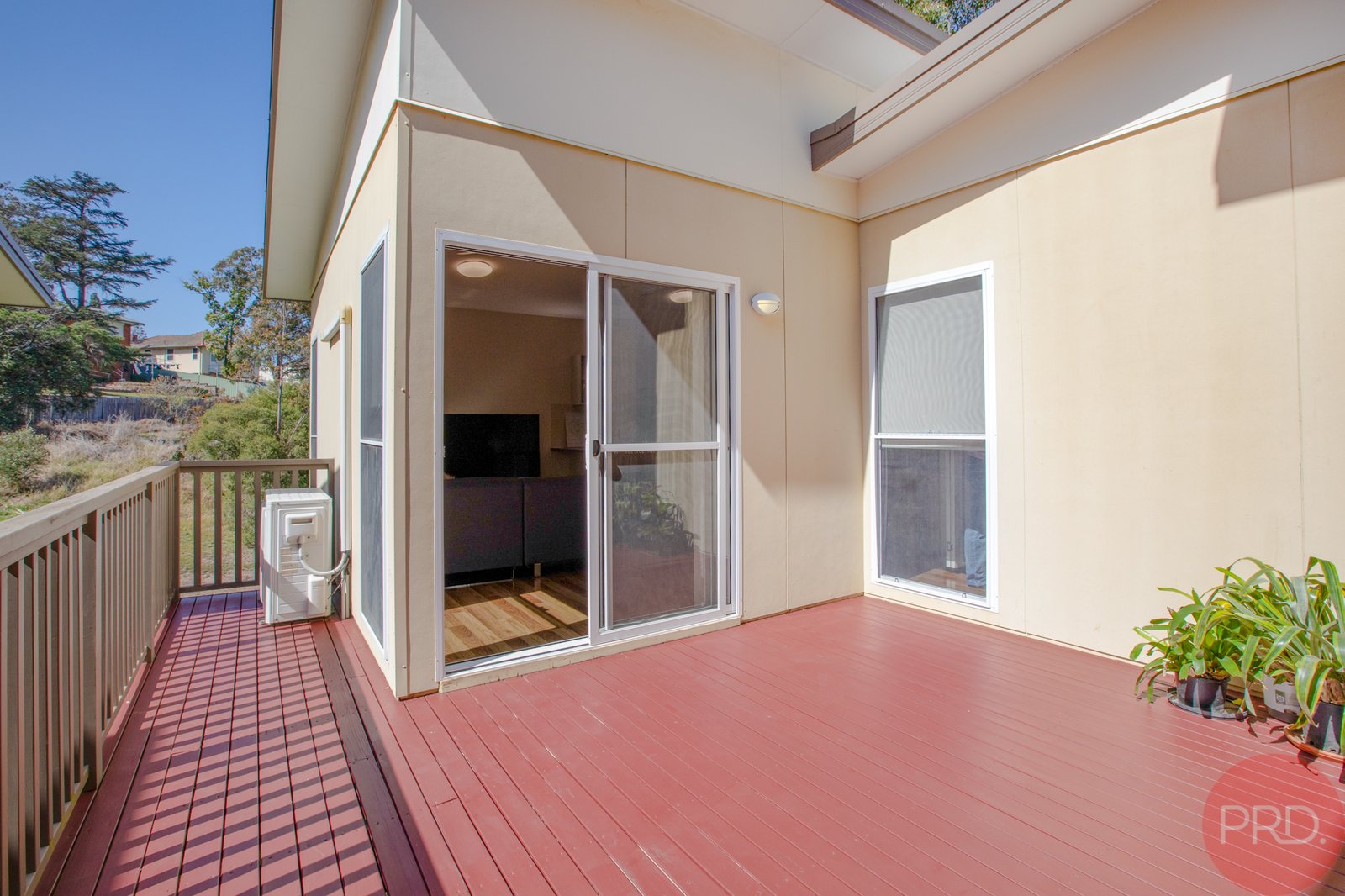 5 Crown Close RUTHERFORD 8