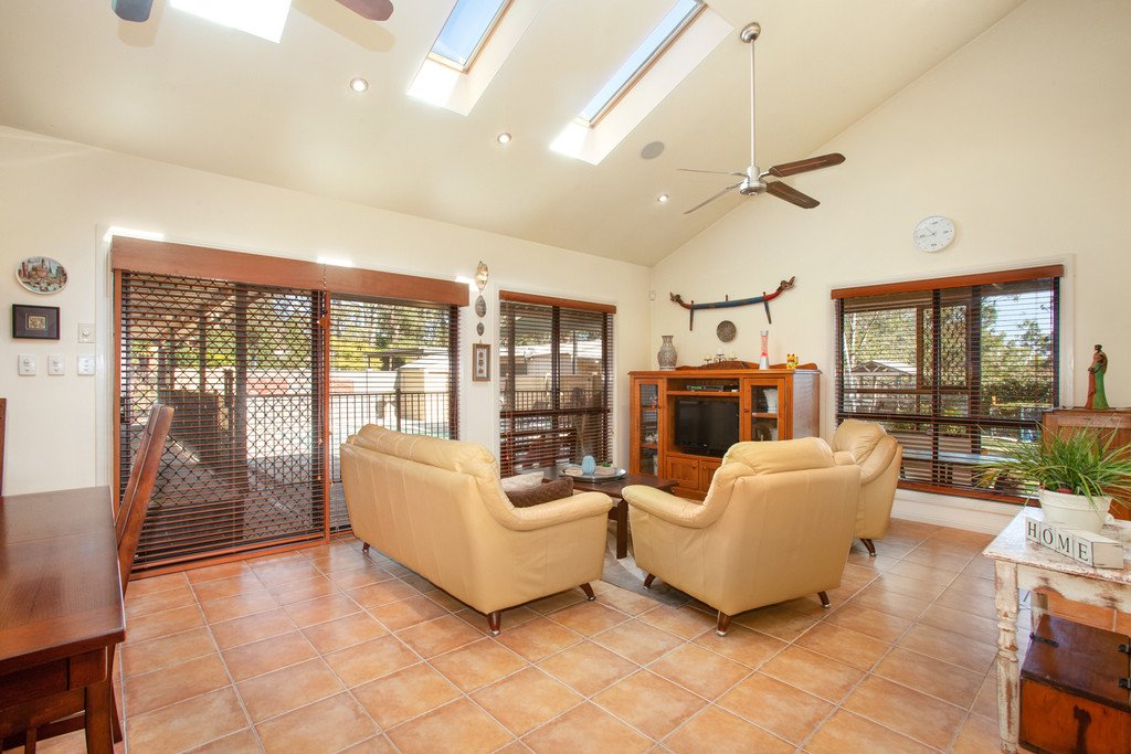 5 Currawong Close THORNTON 8