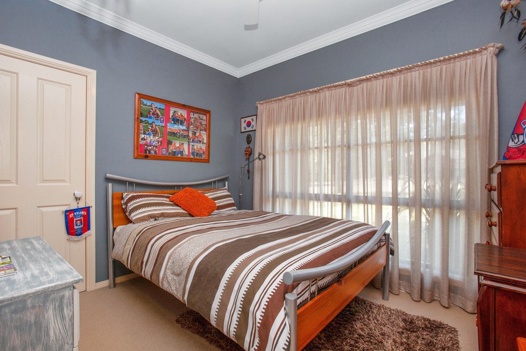 5 Currawong Close THORNTON 14