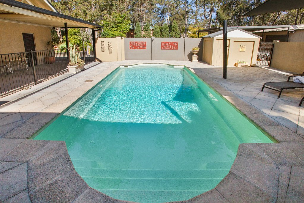 5 Currawong Close THORNTON 18