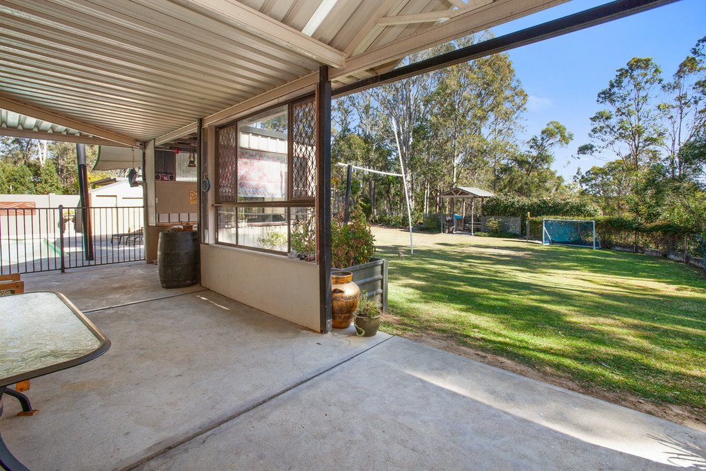 5 Currawong Close THORNTON 23