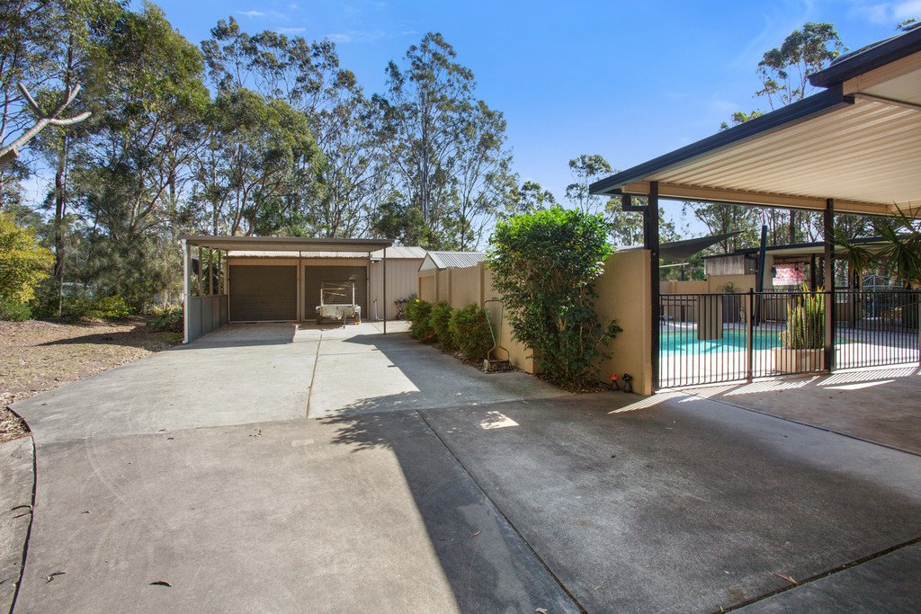 5 Currawong Close THORNTON 24