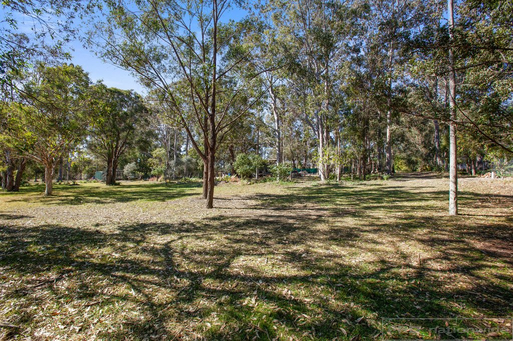 5 Currawong Close THORNTON 26