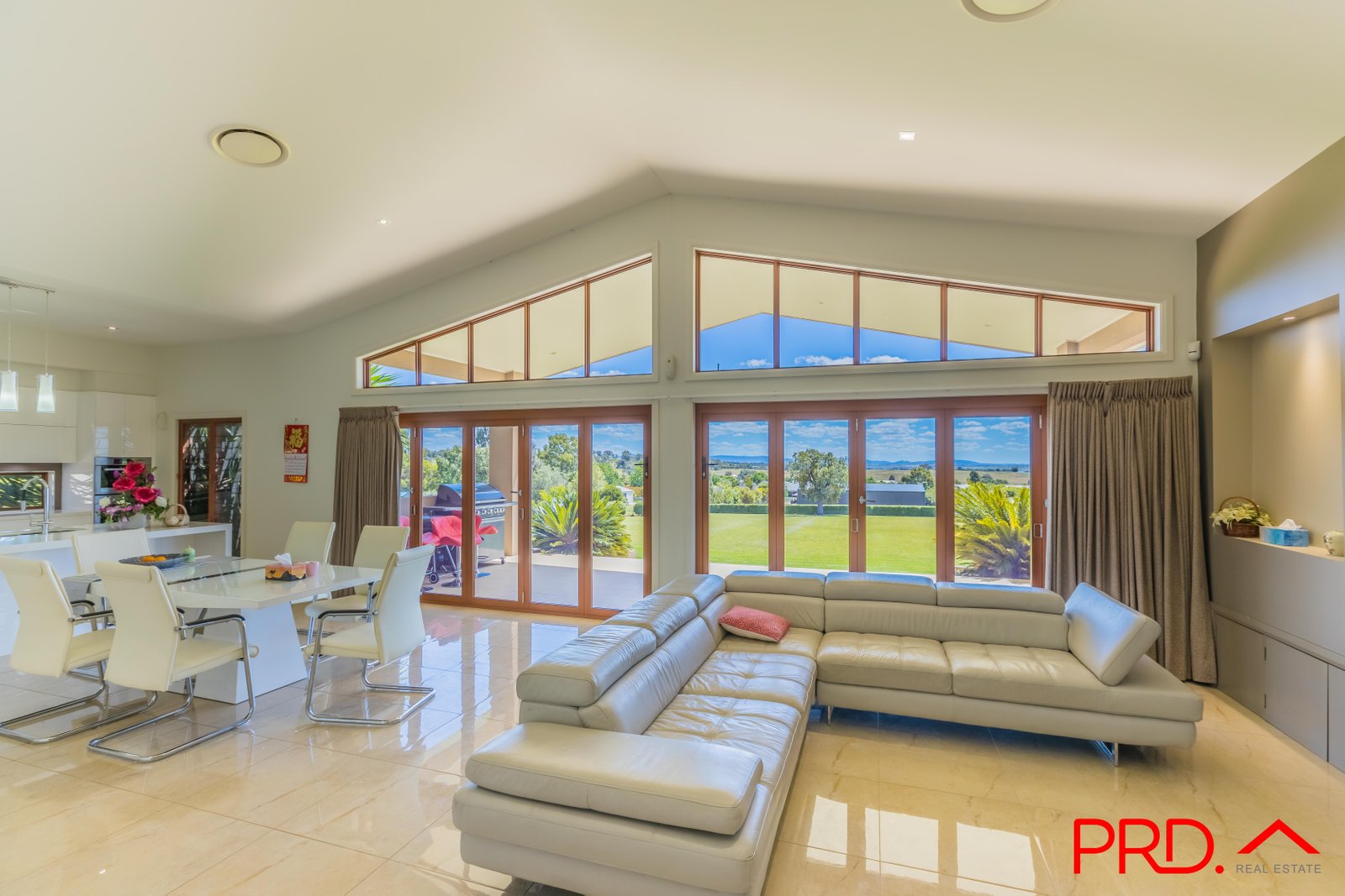 5 Daintree Circuit TAMWORTH 9