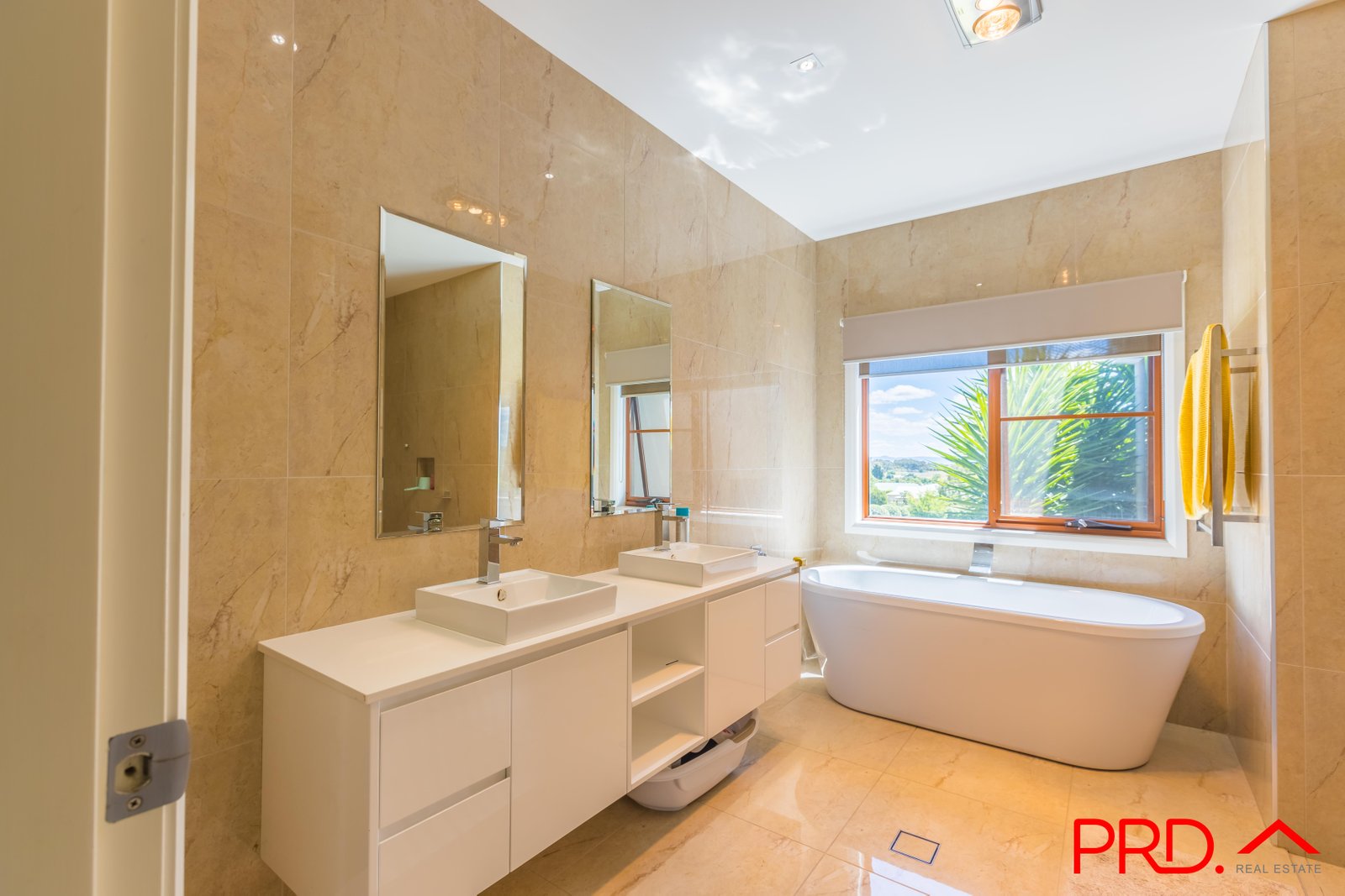 5 Daintree Circuit TAMWORTH 17