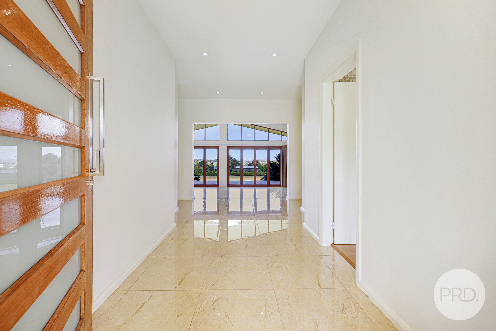 5 Daintree Circuit TAMWORTH 5