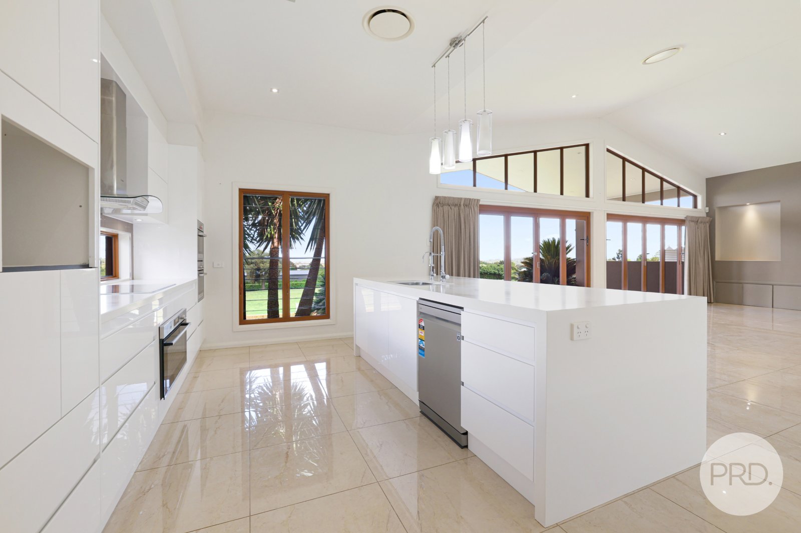 5 Daintree Circuit TAMWORTH 11