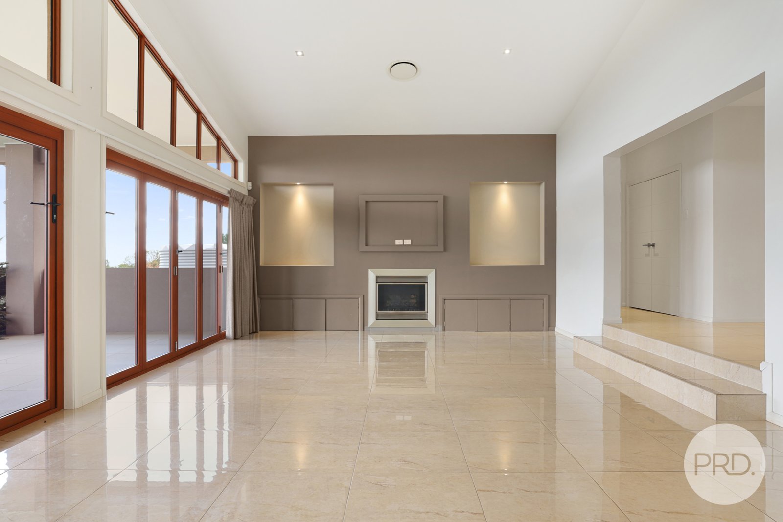 5 Daintree Circuit TAMWORTH 14