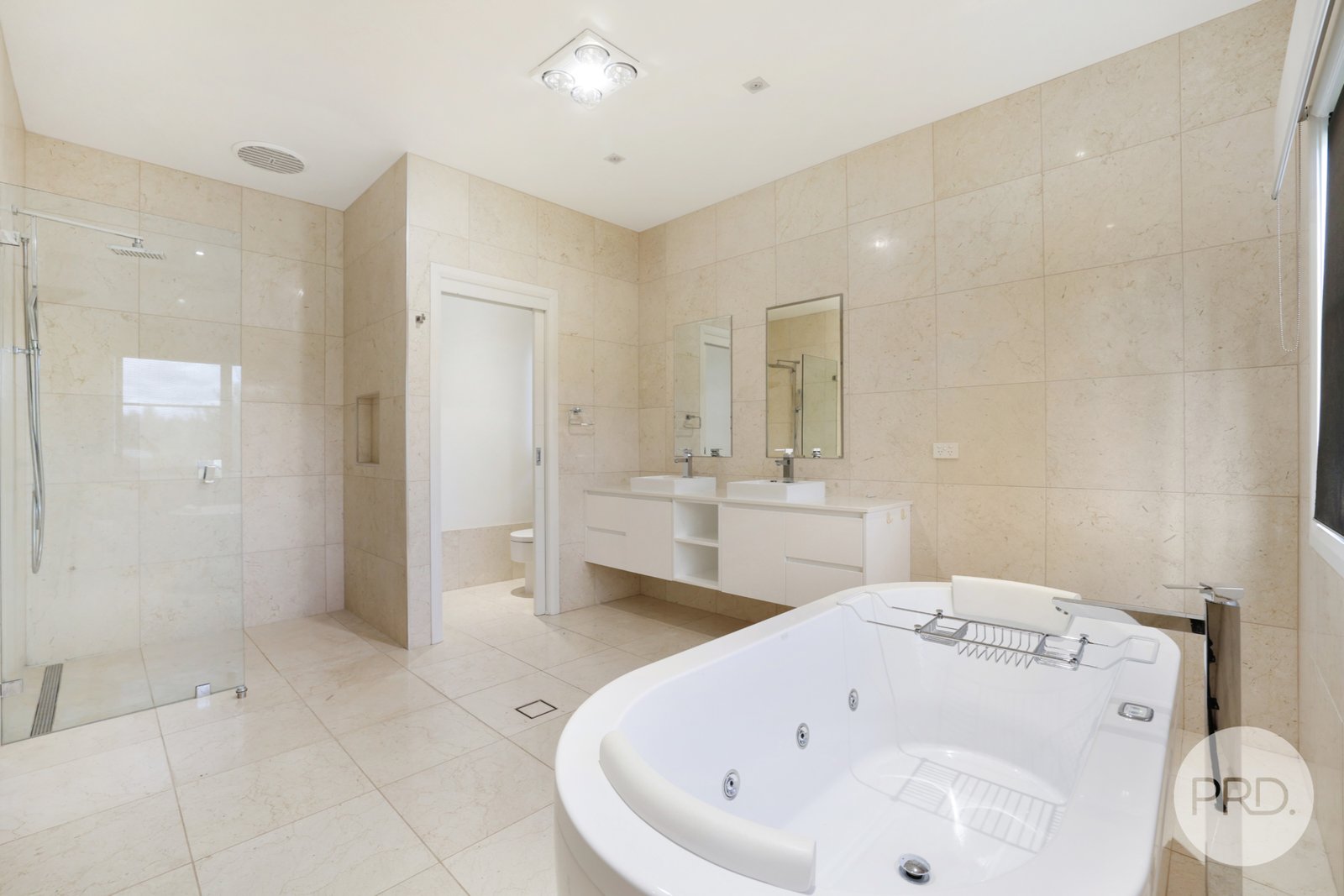 5 Daintree Circuit TAMWORTH 21