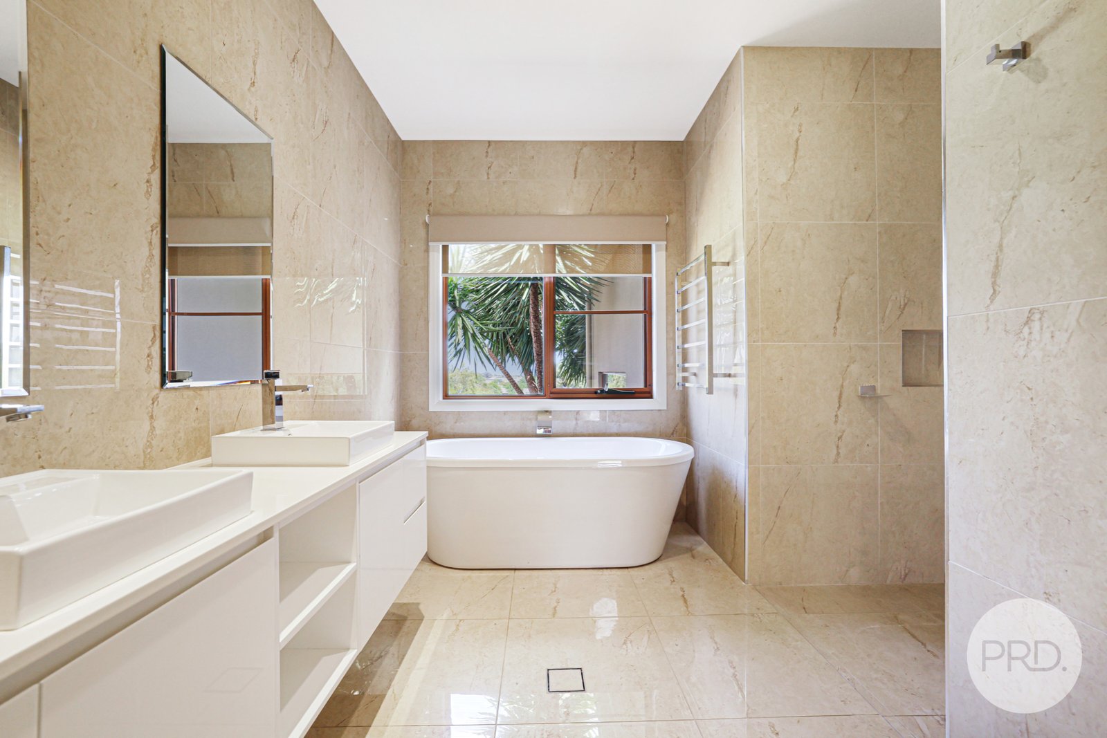 5 Daintree Circuit TAMWORTH 26