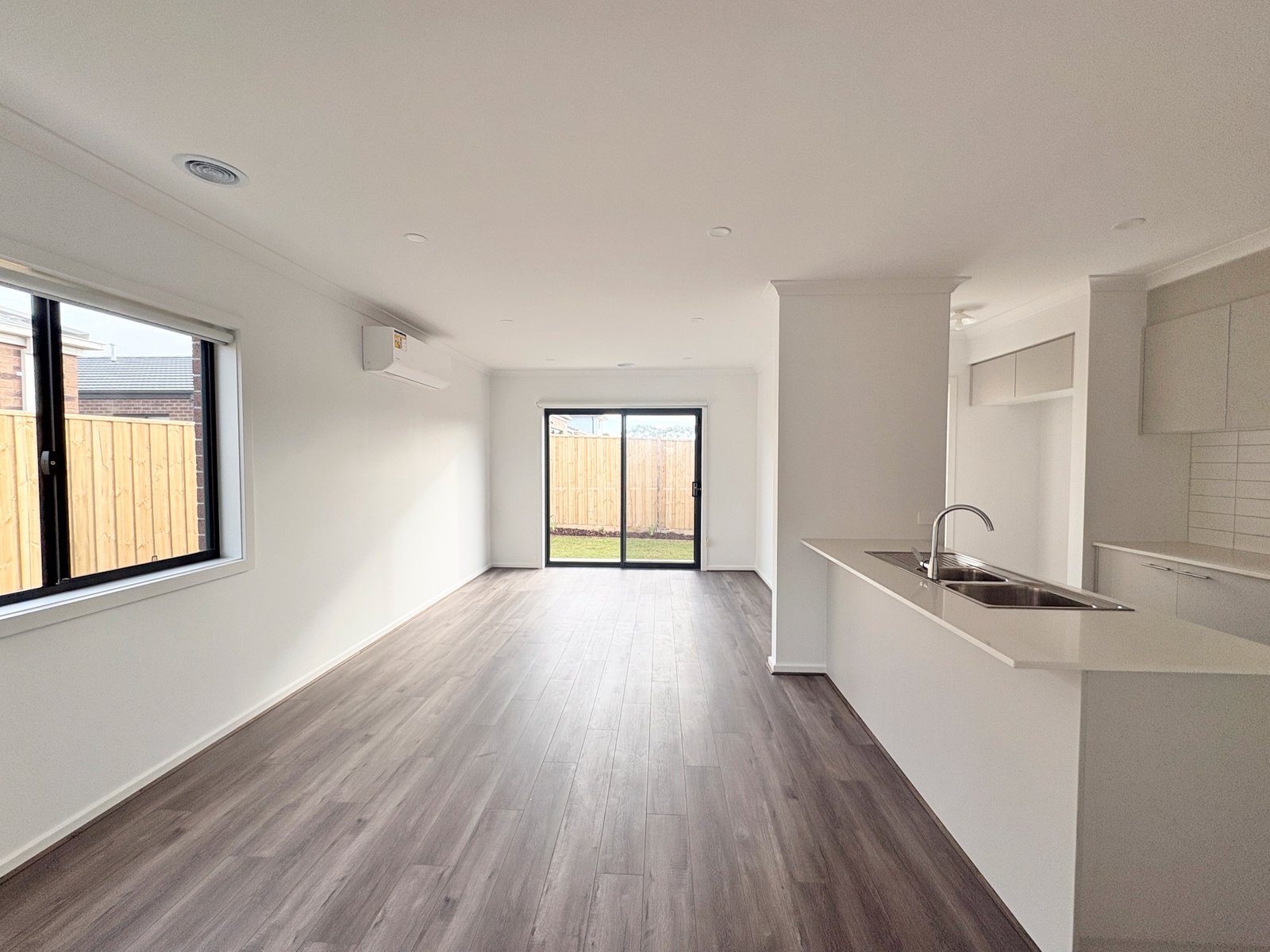 Gallery: 5 Daisy Way