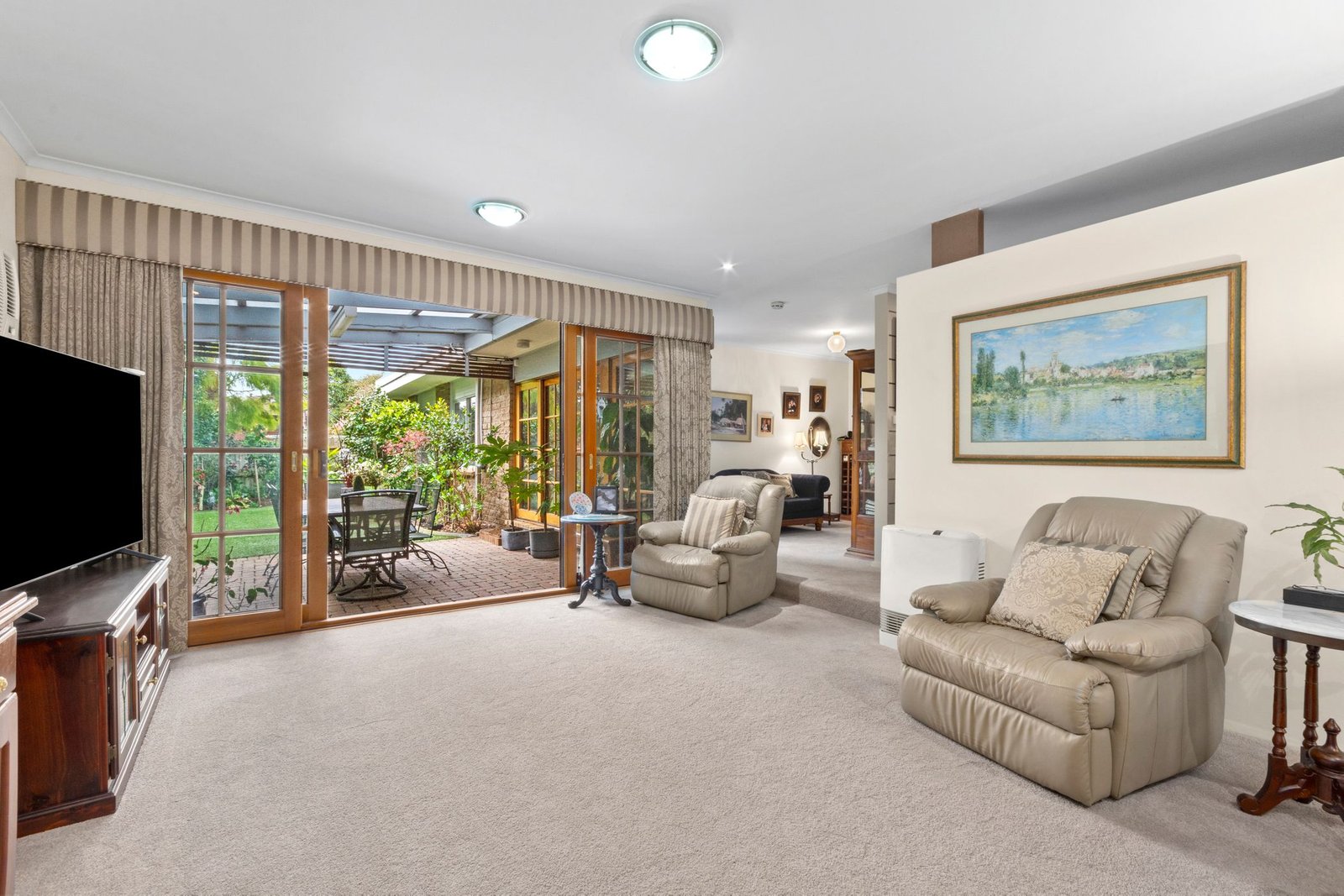 Gallery: 5 Dampier Court