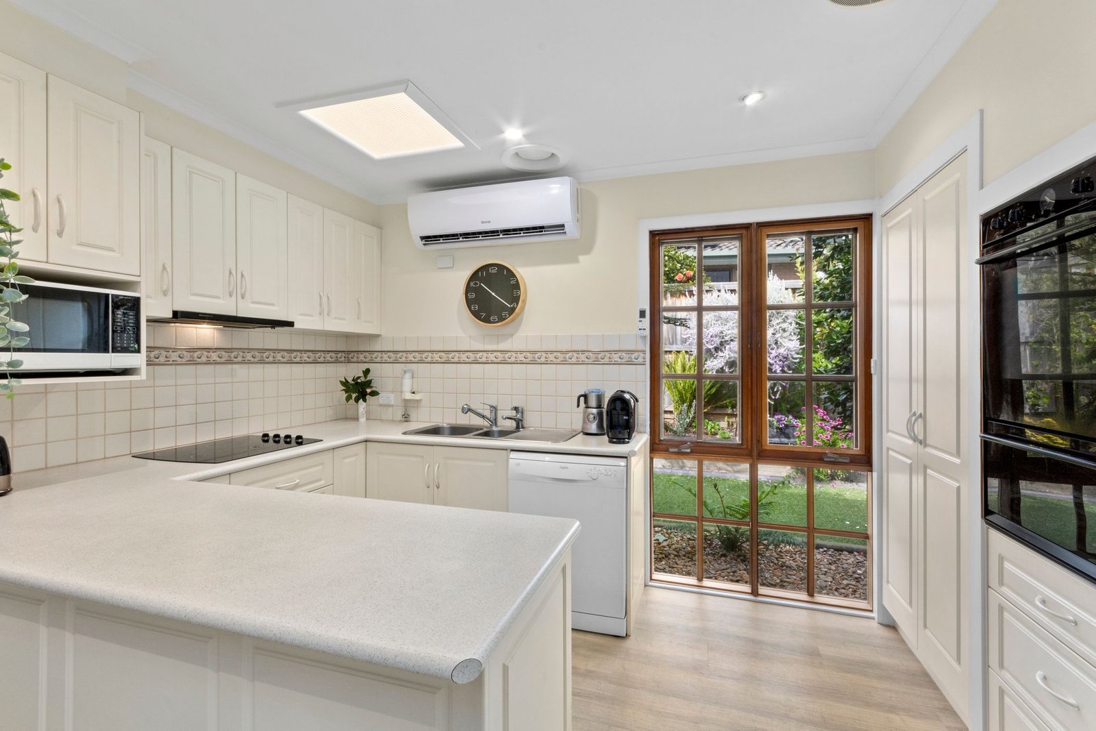 Gallery: 5 Dampier Court