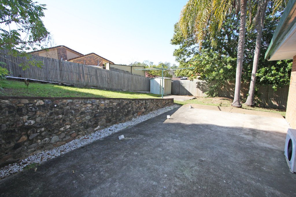 5 Dampier Court MOLENDINAR 1