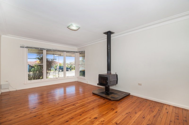 5 Darly Avenue KANAHOOKA 2