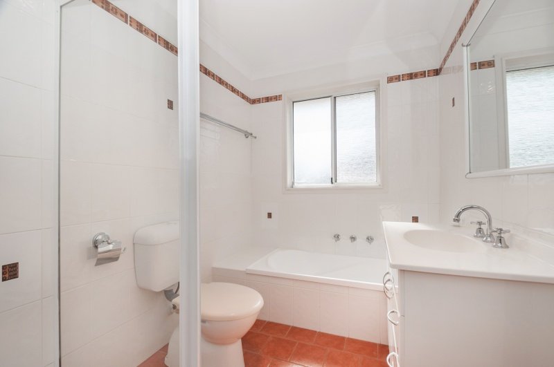 5 Darly Avenue KANAHOOKA 4