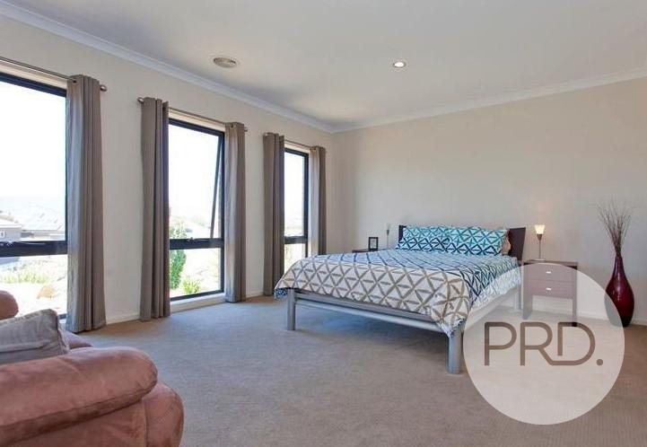 5 Dempster Place LENEVA 5