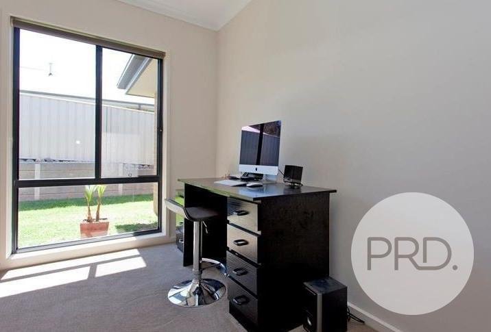 5 Dempster Place LENEVA 7