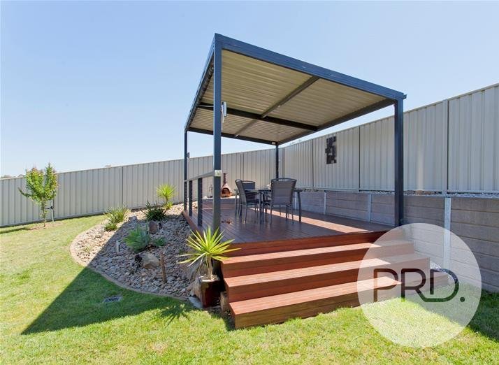 5 Dempster Place LENEVA 8