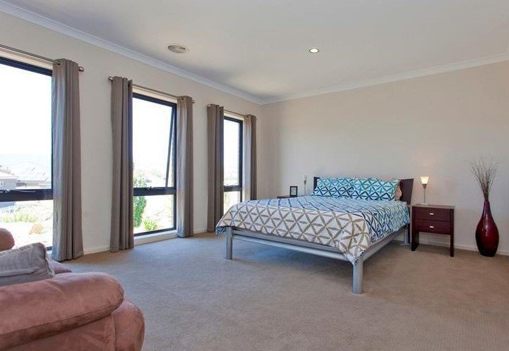 5 Dempster Place LENEVA 5